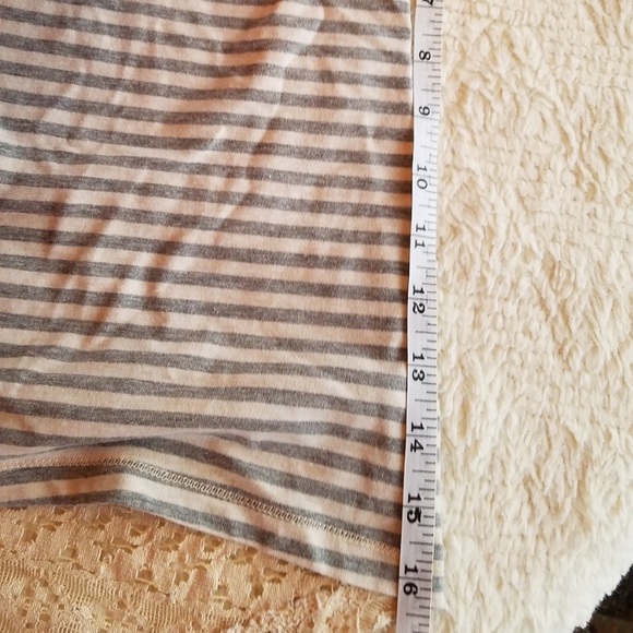 Lace back pink gray top size XL lightweight - Picture 8 of 8